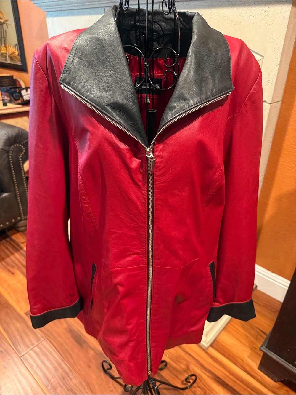 Womens 42 (Large) Tolar Istanbul Leather Red Zip-Front Coat with Black Trim